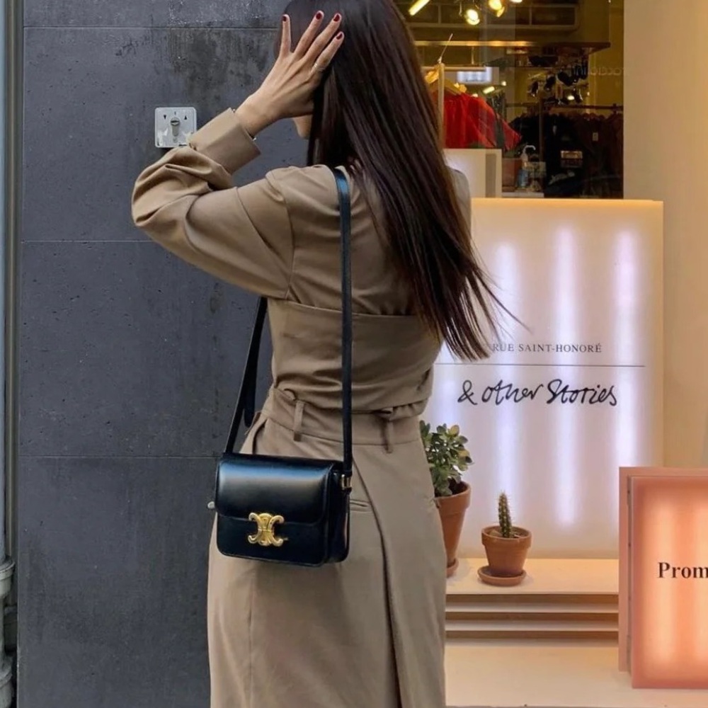 New! MSRP $4350 Authentic CELINE TRIOMPHE BAG IN BLACK Shiny Calfskin BLACK - Picture 2 of 16